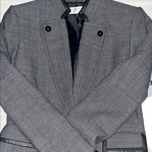 Tahari Black & White Textured Men's Blazer (SZ. 4)